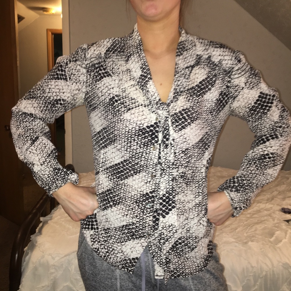 BLOUSE